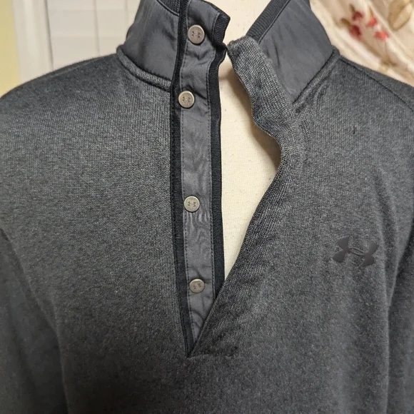 Women's Under Armour pullover top - Picture 4 of 6